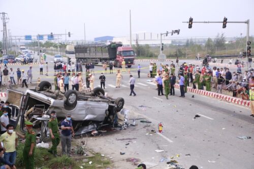 Tai nạn xe ô tô khách tại Quảng Nam khiến 8 người chết